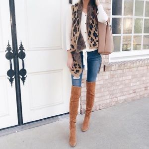Soft, fuzzy leopard vest!